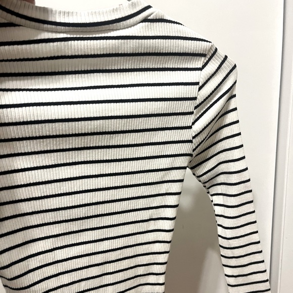 Lulu’s White Stripped Ribbed Three Quarter Length Top - Picture 5 of 8